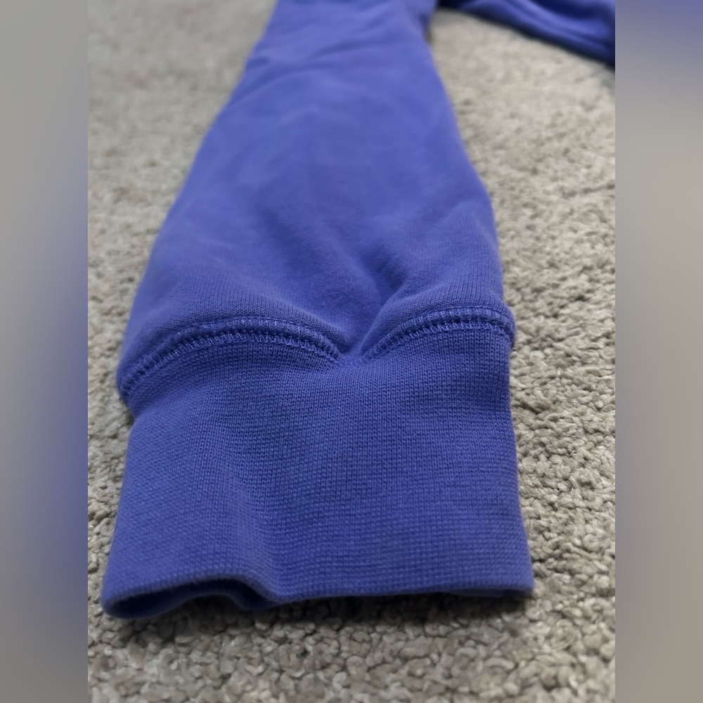 💙The North Face Hoodie size: medium - Picture 3 of 7